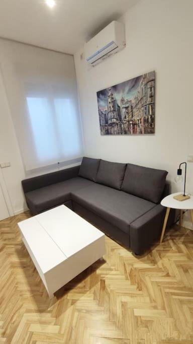 Lovely Apartment In Madrid Center Bagian luar foto